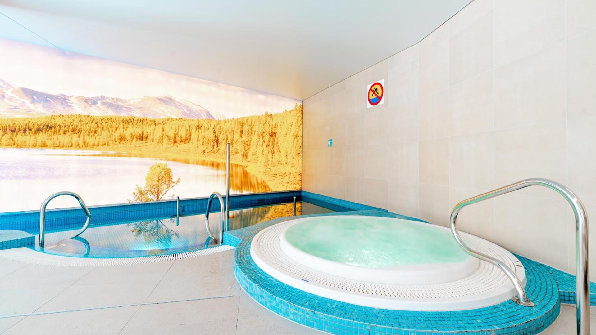 Royal Prestige Collection Z Prywatnym Jacuzzi - Stone Hill Resort Z Basenem I Saunami ชกลาร์สกา ปอเรมบา ภายนอก รูปภาพ