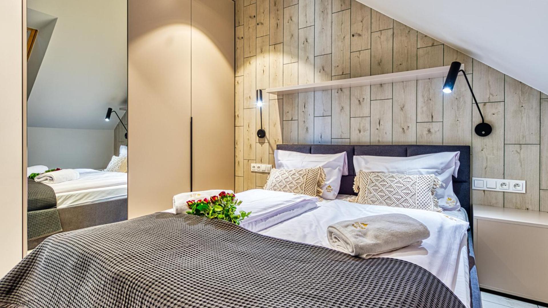 Royal Prestige Collection Z Prywatnym Jacuzzi - Stone Hill Resort Z Basenem I Saunami ชกลาร์สกา ปอเรมบา ภายนอก รูปภาพ