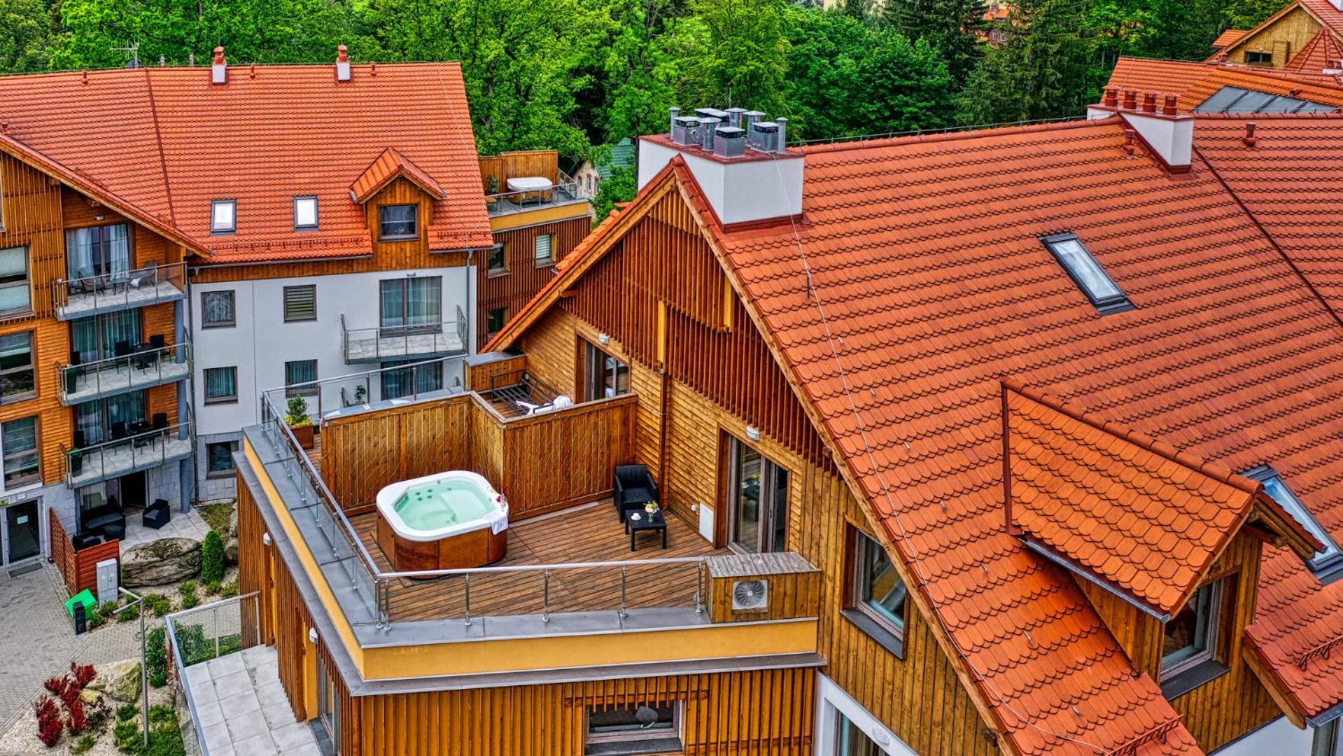 Royal Prestige Collection Z Prywatnym Jacuzzi - Stone Hill Resort Z Basenem I Saunami ชกลาร์สกา ปอเรมบา ภายนอก รูปภาพ